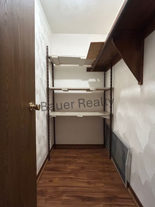 Building Photo - wj232