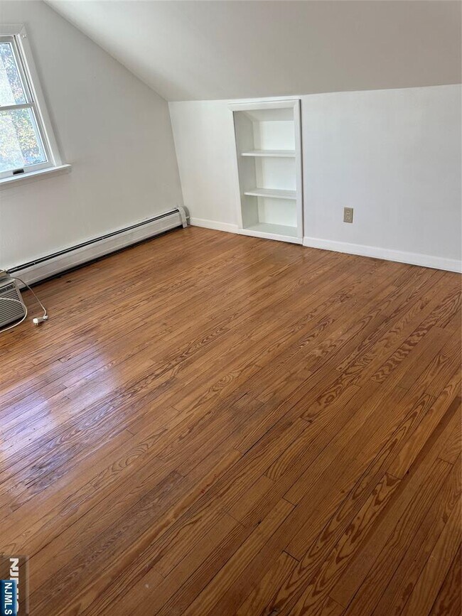 Building Photo - 679 Midwood Rd