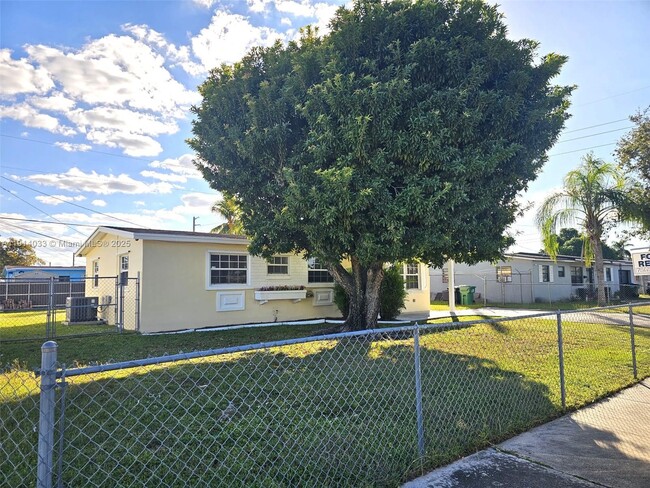 Building Photo - 10530 SW 149th St