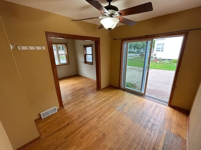 Building Photo - Click the “Apply Now” button or email wapmrentals@gmail.com for a prompt response.