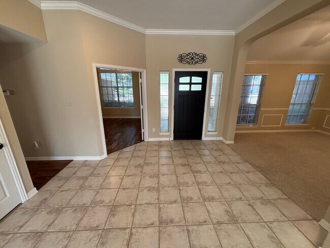 Building Photo - Great Flower Mound Location!
