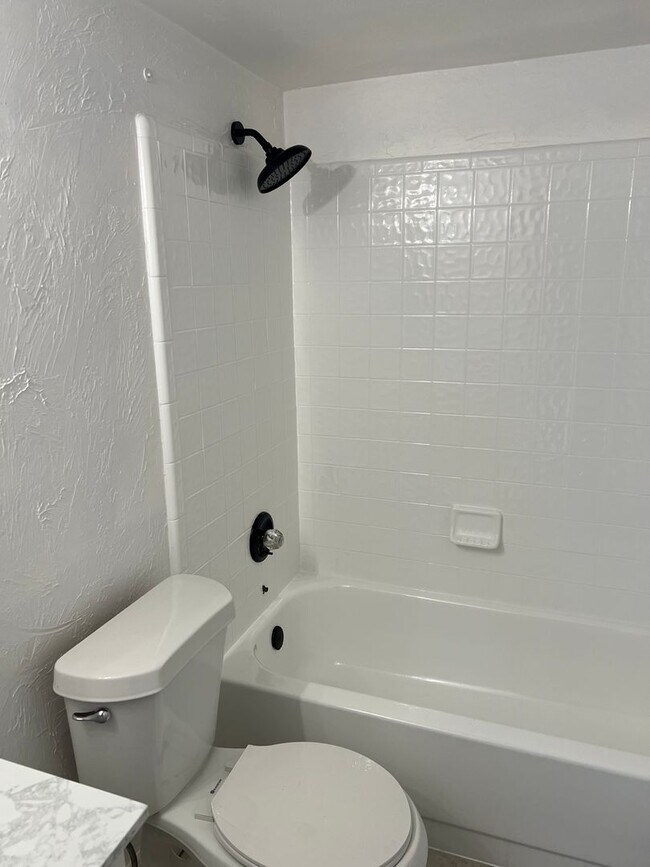 Building Photo - 5745 SW 10th Pl