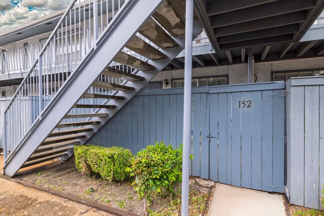 Building Photo - 12888 Montfort Dr