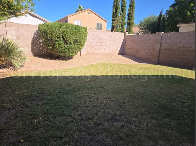 Building Photo - 2016 E Bluefield Ave