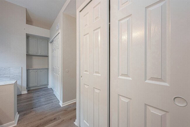 Building Photo - 15638 Schumann Ln