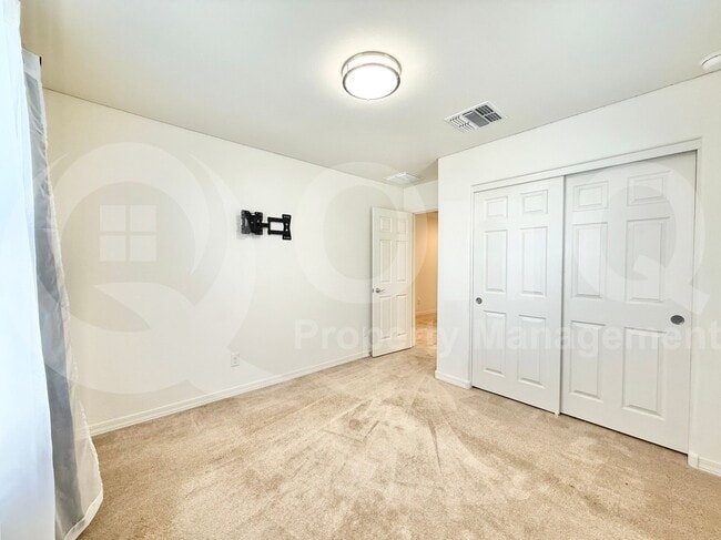 Building Photo - 3706 S 57th Ln