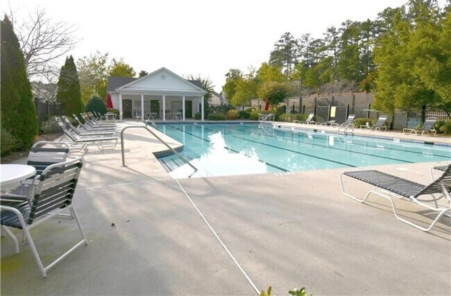 Building Photo - 233 Buckland Dr