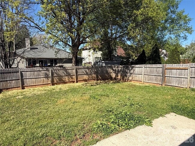 Building Photo - 3660 Lake Spring Ave NW