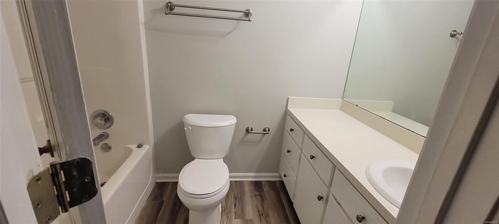 Building Photo - 135 Daffodil Dr