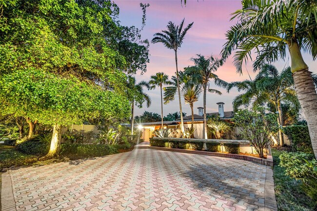 Building Photo - 2757 NE 20th St