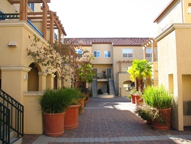 Building Photo - Welcome to downtown Mountain View