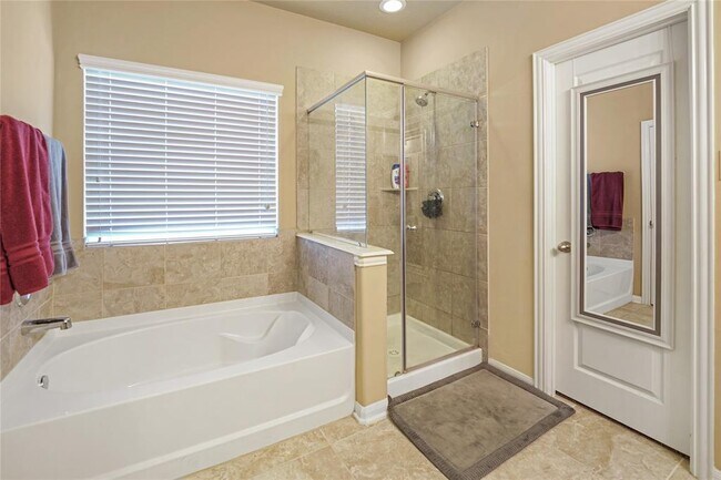 Building Photo - 6939 Hazelnut Ln