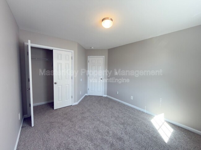 Building Photo - 2916 Hayward Ct