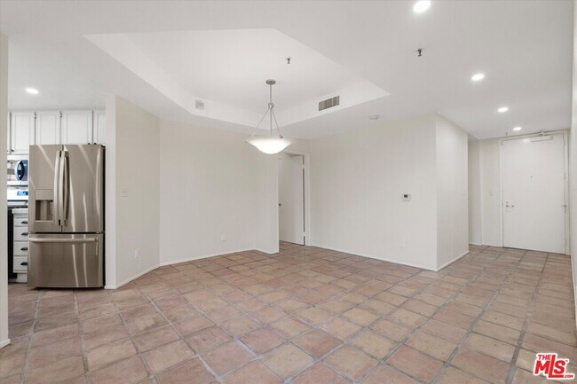 Building Photo - 235 Main St