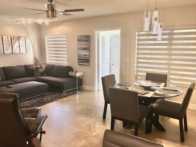 Building Photo - 221 Pine HOV Cir