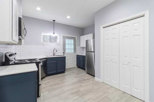 Building Photo - 510 Bluebonnet Dr