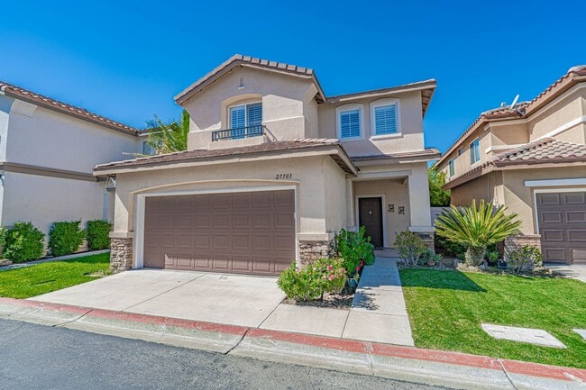 Primary Photo - 4 Bedroom Home for Rent in Canyon Country!