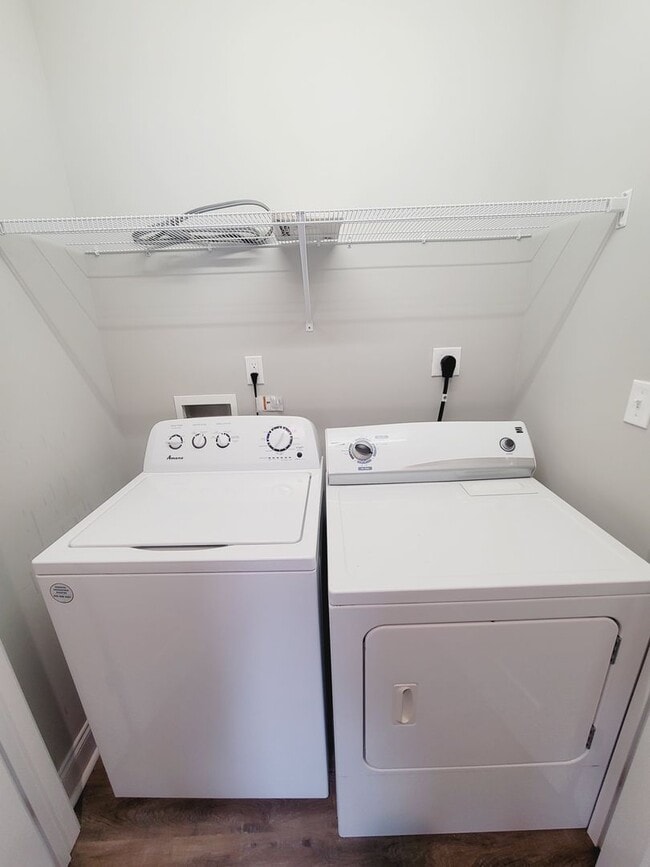 Building Photo - 1217 Lockewood Dr