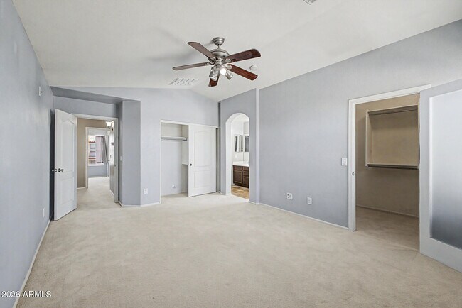Building Photo - 4809 W Valencia Dr