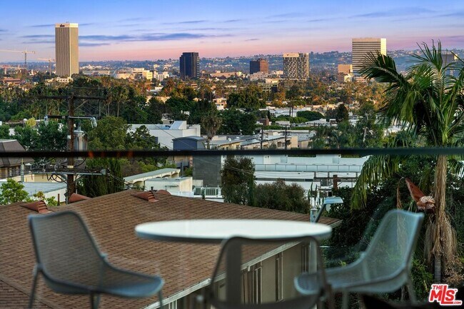 Building Photo - 8420 W Sunset Blvd