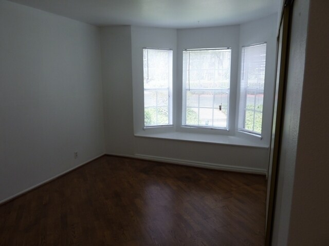 Building Photo - 2 Bedroom Goleta Condo