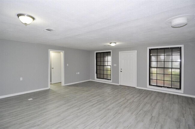 Building Photo - 237 S 13th St