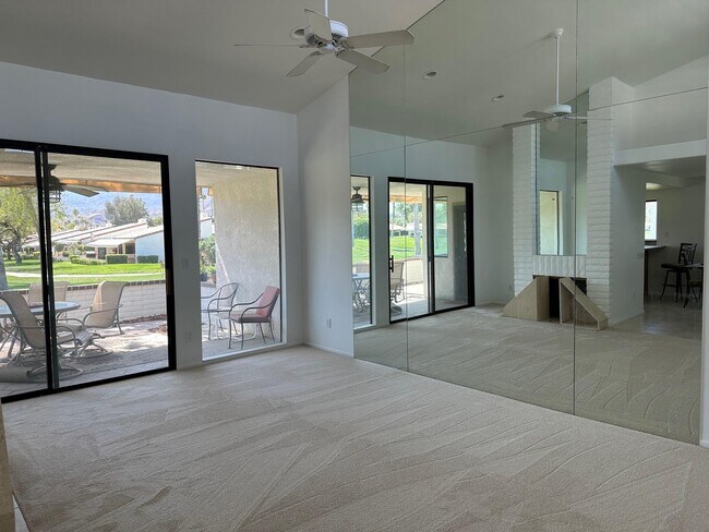 Building Photo - 97 Don Quixote Dr