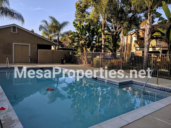 Building Photo - Very Nice 2 Bed 2 Bath Apartment in Ontario