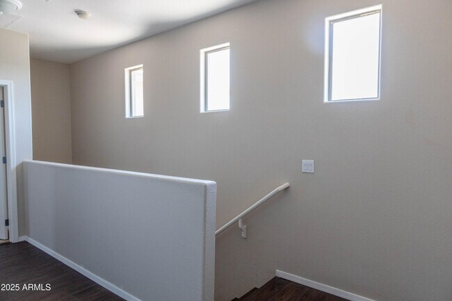 Building Photo - 6231 S Pearl Dr