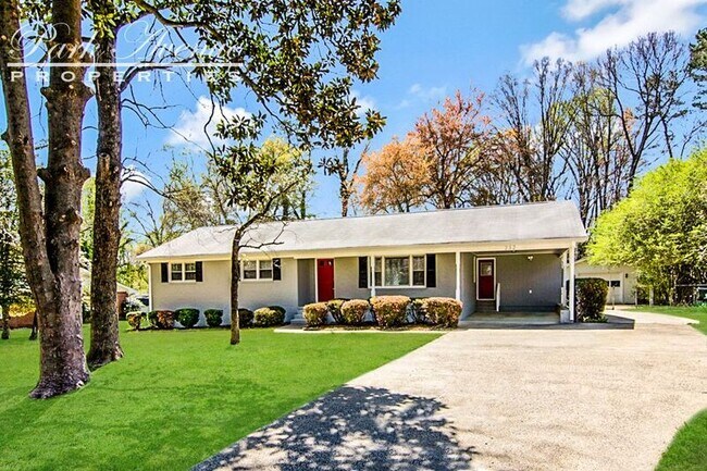 Building Photo - 232 Sandlewood Dr