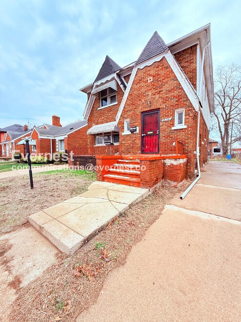 Building Photo - 15736 Steel St