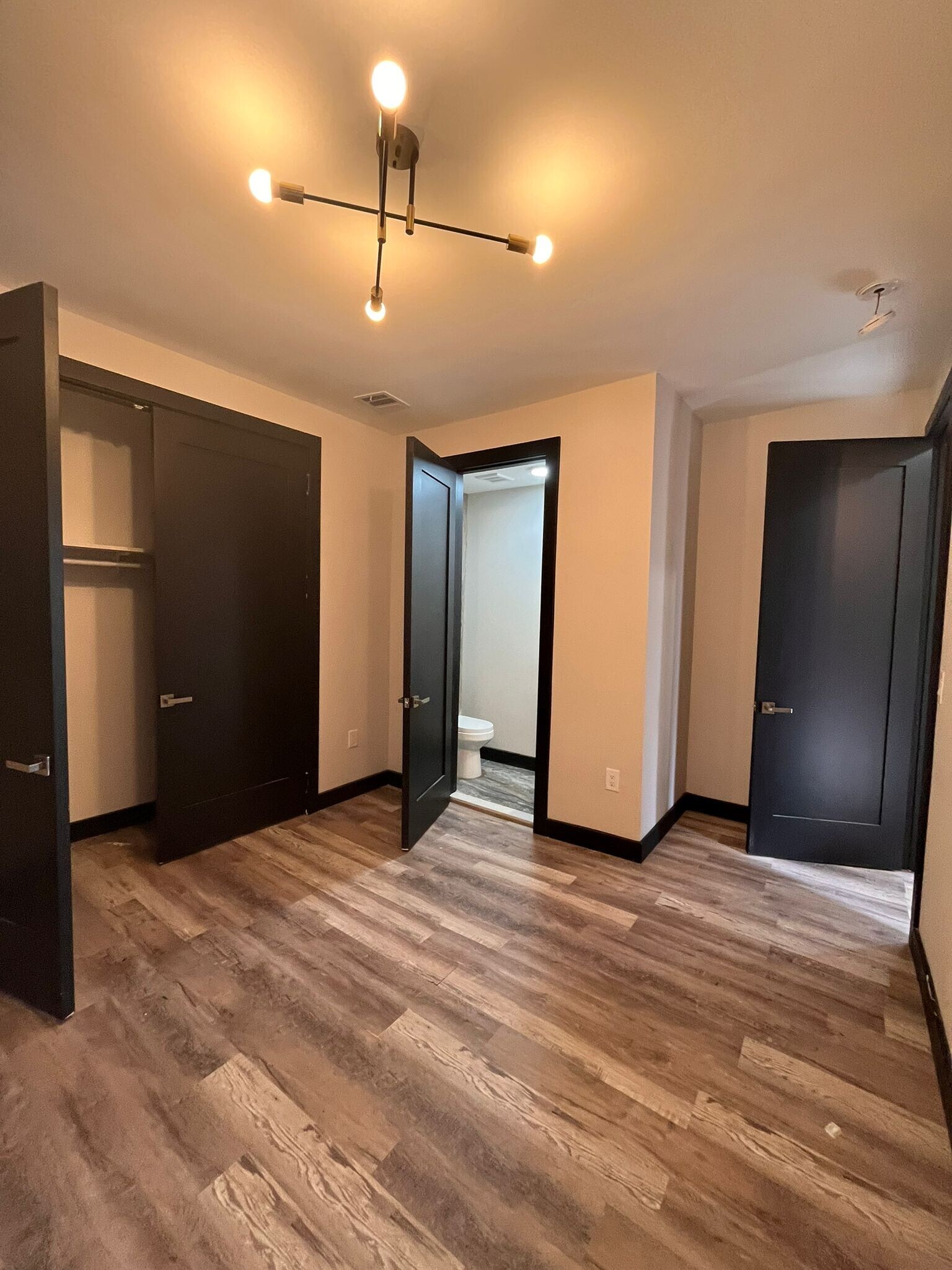 Building Photo - 54 Lincoln St