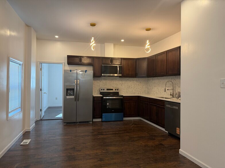 Building Photo - 1438 Ferndale Ave