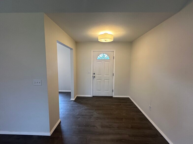 Building Photo - 312 Edgehill Ave