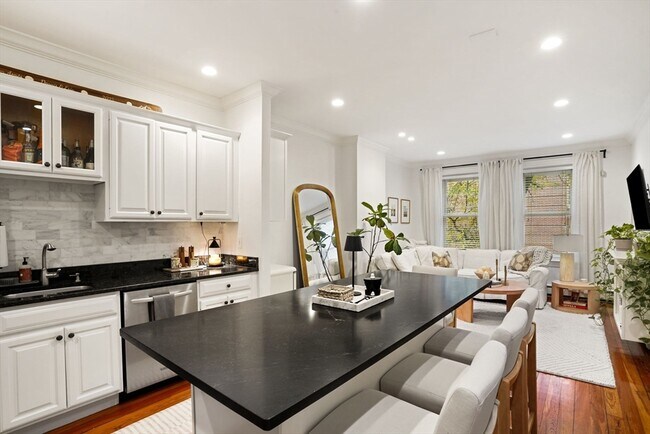 Building Photo - 110 Union Pk St