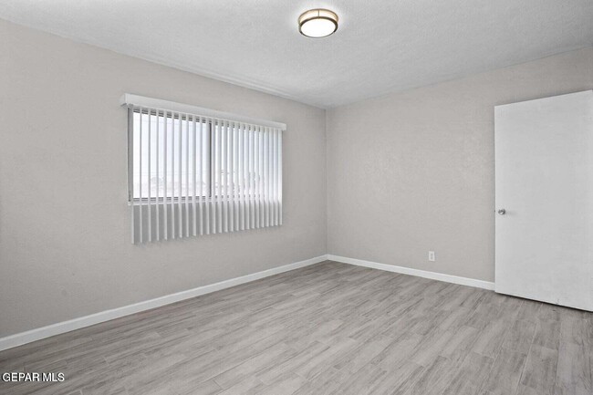 Building Photo - 5021 Tetons Dr