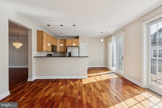 Building Photo - 105 Captains Way