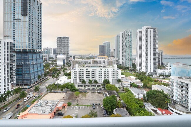 Building Photo - 333 NE 24th St