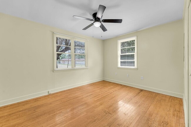 Building Photo - Quiet Coastal Home