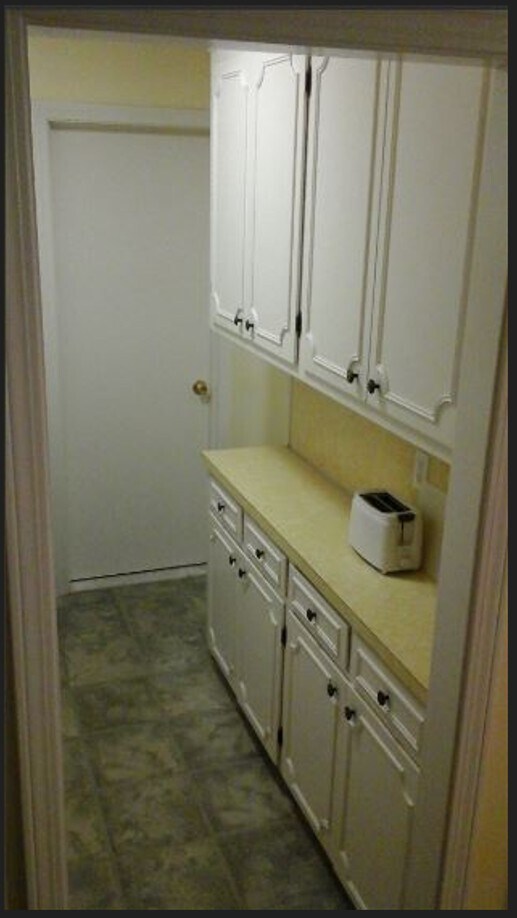 Galley kitchen area, right side - 9 Lyon Ct