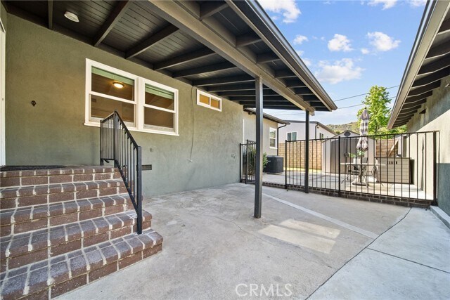 Building Photo - 10257 McVine Ave