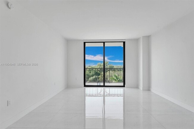 Building Photo - 301 Altara Ave