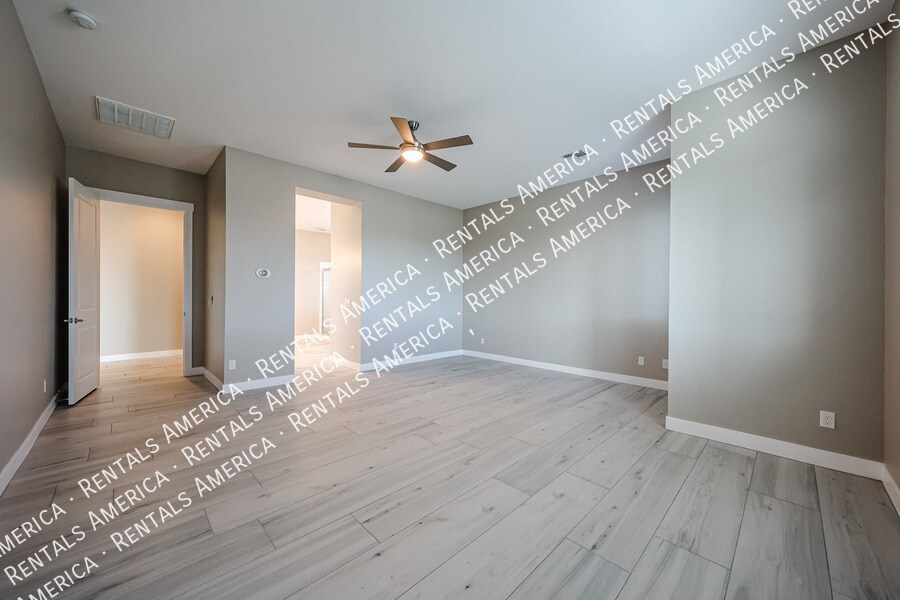 Building Photo - 31121 N 136th Wy