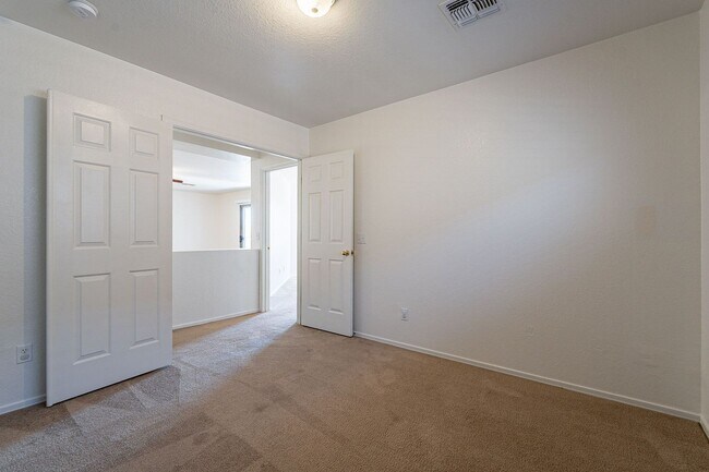Building Photo - Spacious Oro Valley 4-Bedroom Rental with ...