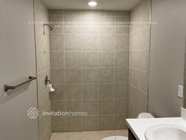 Building Photo - 1306 Mariner Ave SE