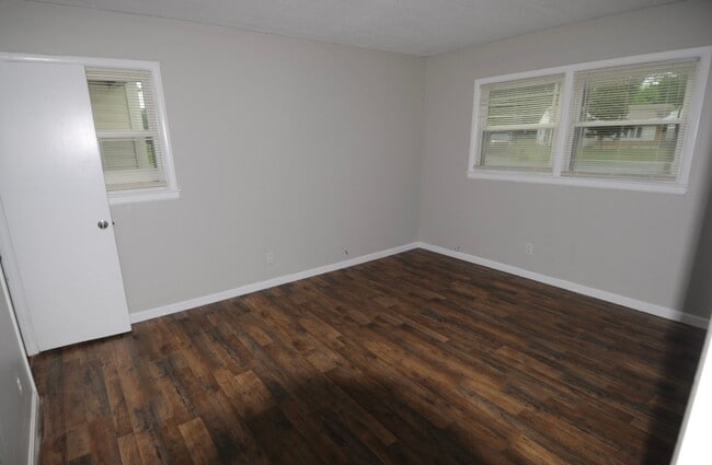 Building Photo - Charming 3-bedroom, 1.5-bathroom house loc...