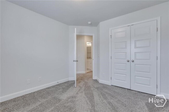 Building Photo - 524 Governor Treutlen Cir