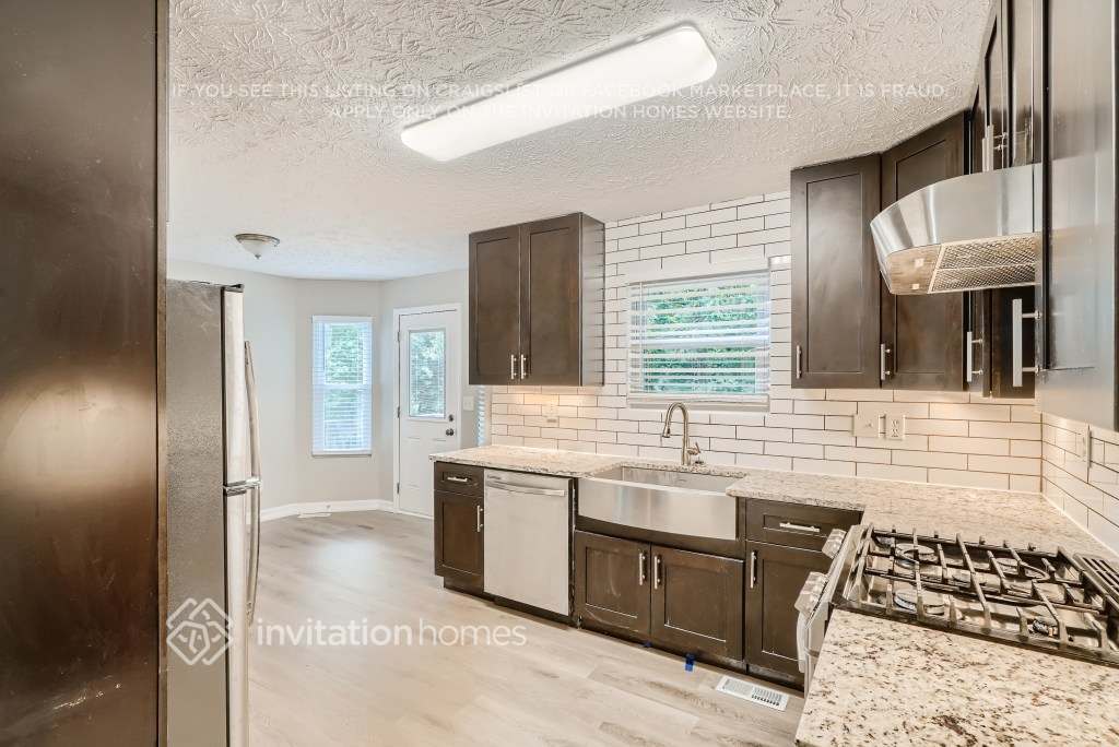 Building Photo - 594 Rivulett Ct