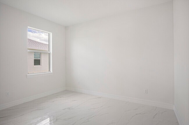 Building Photo - 10353 SW Captiva Dr