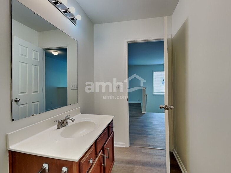 Building Photo - 9611 Cayenne Dr